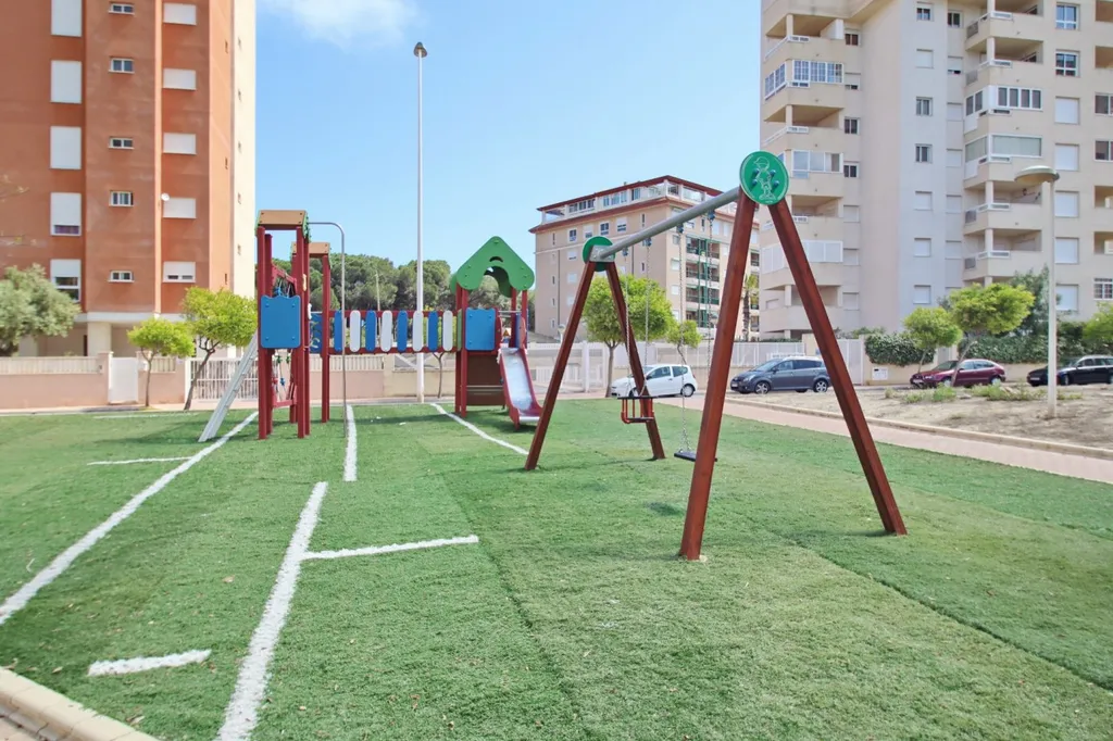 Апартаменты с видом на тихий сад рядом с морем