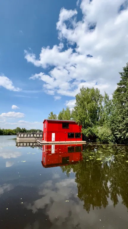 Коттедж Красный