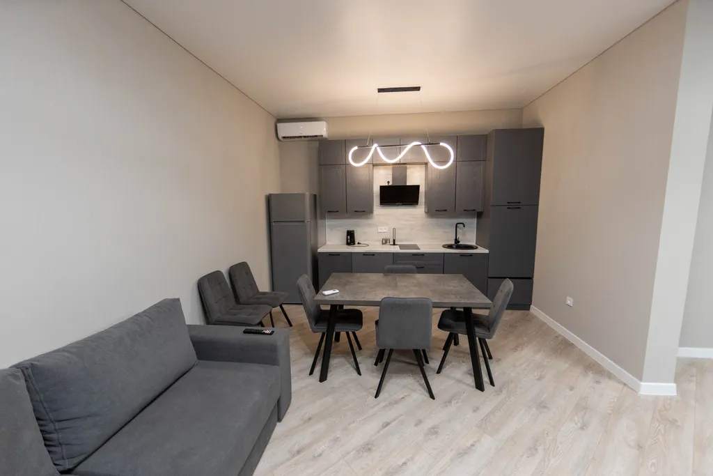 Просторный двухэтажный коттедж на берегу городского пляжа