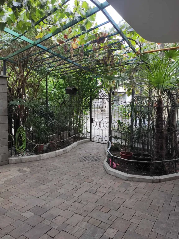 Коттедж Дом для семьи в тихом районе — Ялта