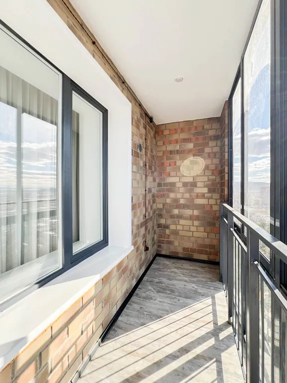 Новая студия с дизайнерским ремонтом