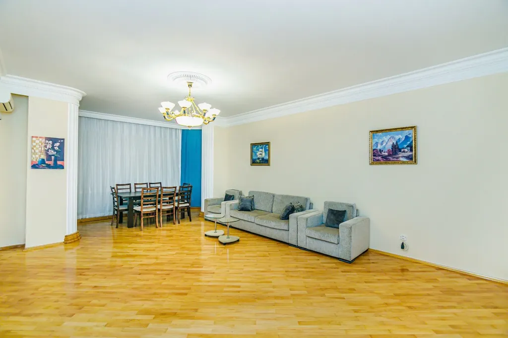 Квартира в центре с видом на море