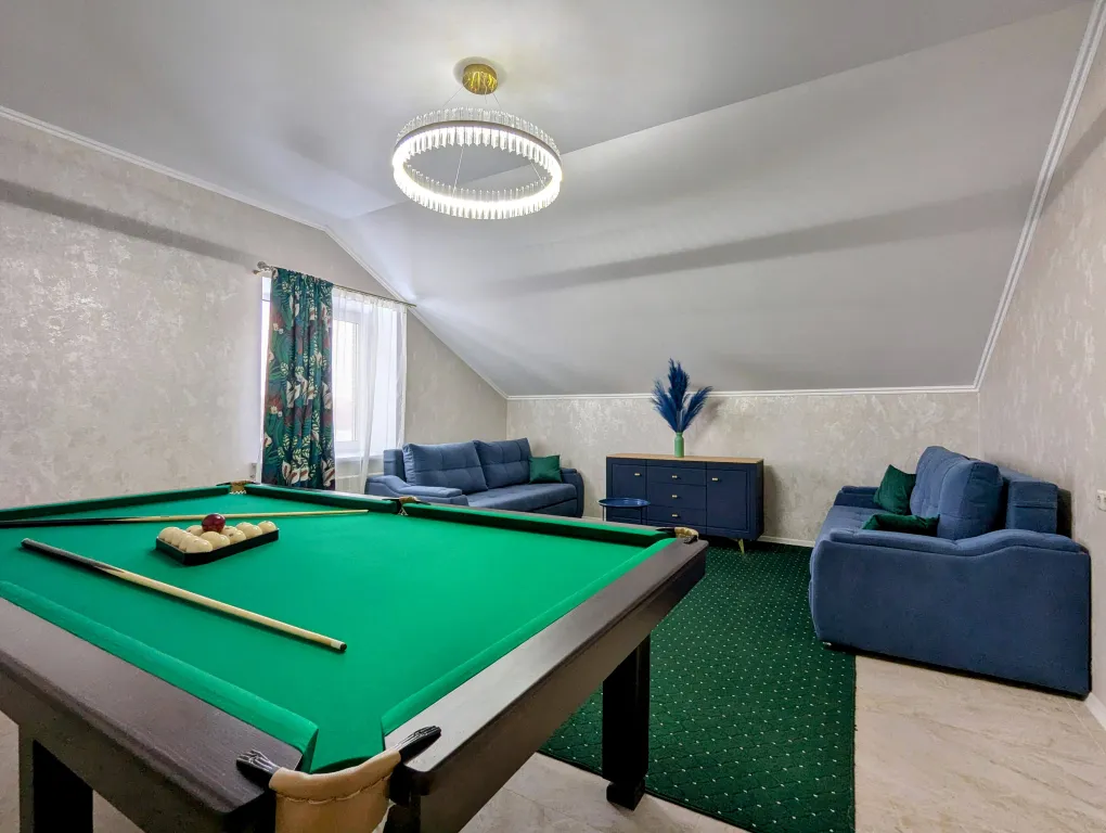 8-комнатный Дом