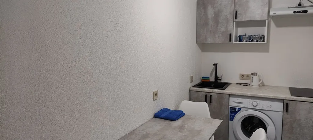 Квартира Квартира 2комн. Апарт автоном. Отоплен, кухня, стирка, балконы, изолированные спальни — Судак