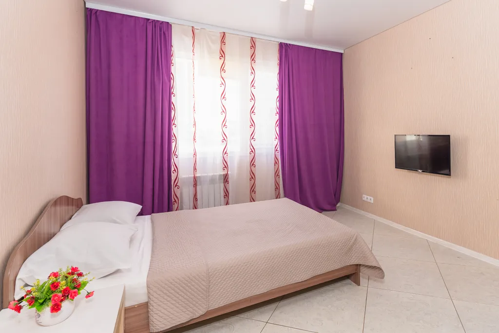 Квартира Двухкомнатная квартирка ЛайкХоум на Салмышской 65 у аквапарка — аренда посуточно в Оренбург