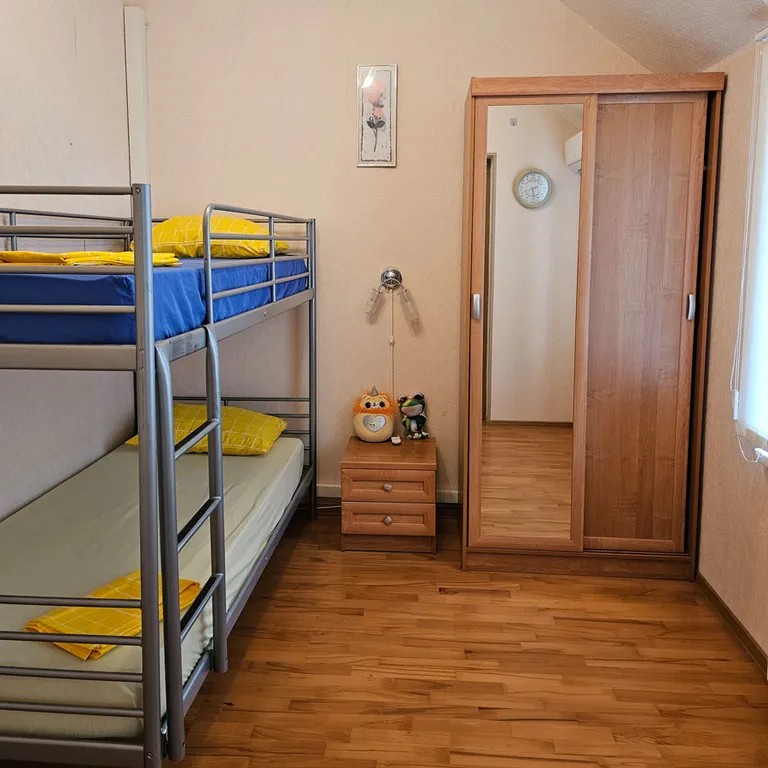 Семейный трехкомнатный номер с видом на море на III этаже