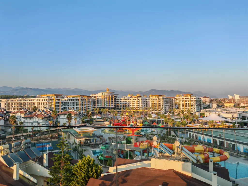 Квартира 1+1 в Azura World c видом на бассейн и аквапарком