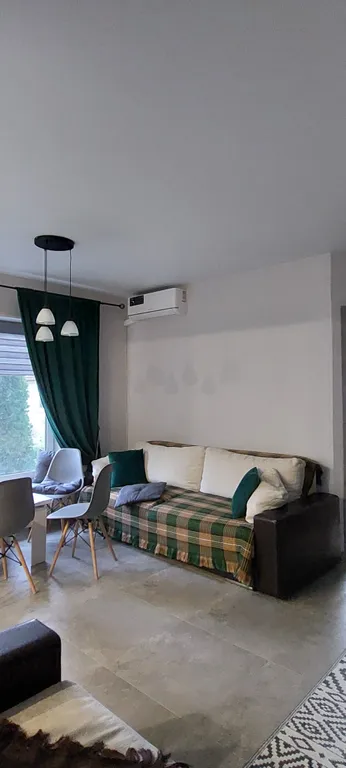 Уютный дом в черте города для комфортного отдыха в лесной местности