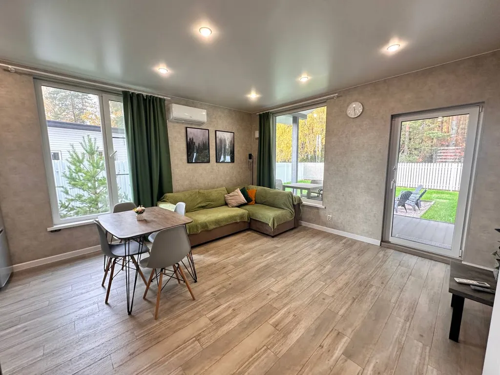 Коттедж Семейный дом с 2 спальнями у леса и озера — Борисово