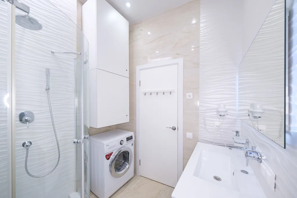 Стильная студия с видом на море