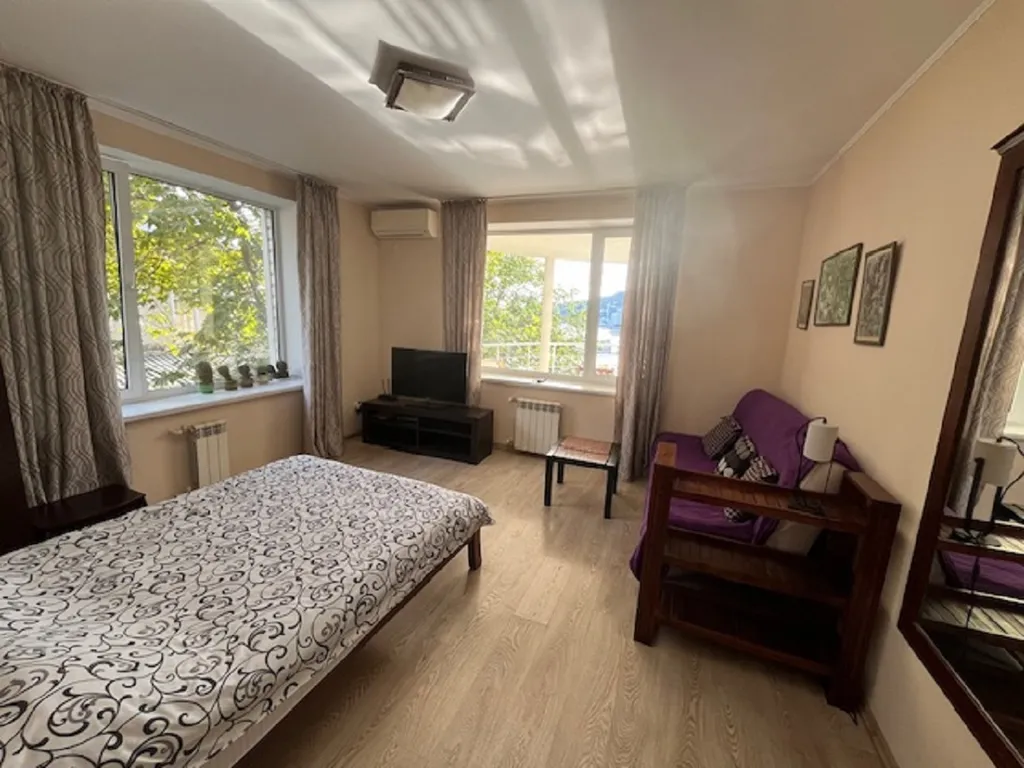 Коттедж 2-комнатный Дом — Ялта