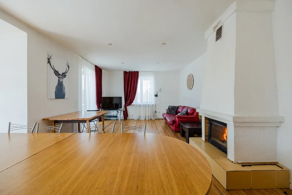 Дом с бассейном и сауной