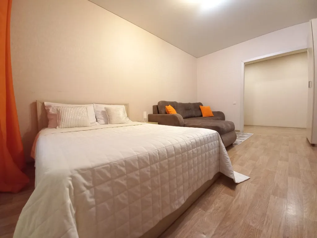 Просторная трешка рядом с Зоопарком