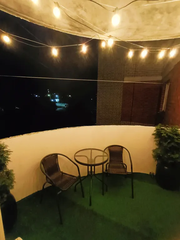 Апартаменты у фонтана рядом с центром с балконом