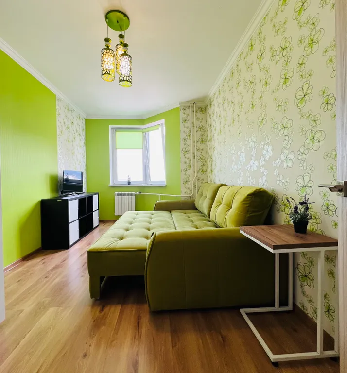 Просторная евротрешка рядом с метро и видом на набережную