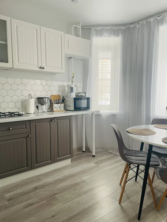 Просторная квартира с кухней-эркер