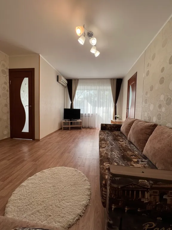 Чистая, уютная 2-комнатная квартира в районе центрального рынка