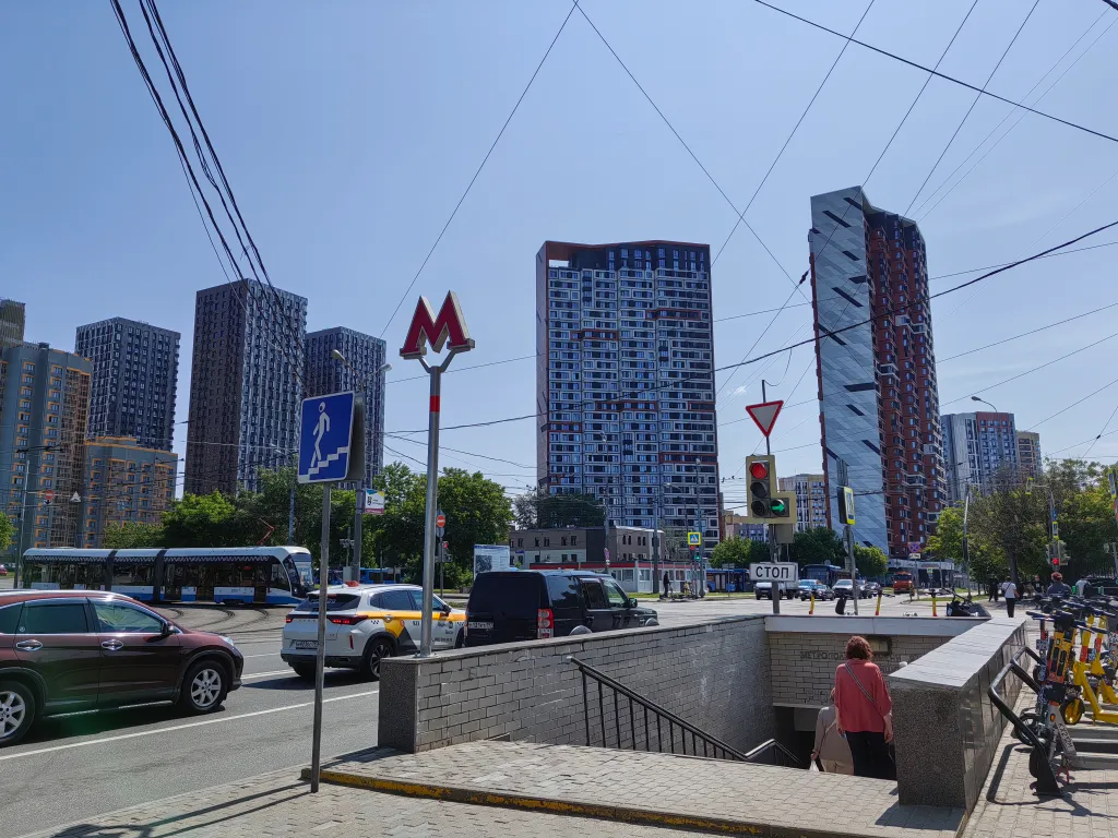 Яркая студия в 4 минутах пешком от метро