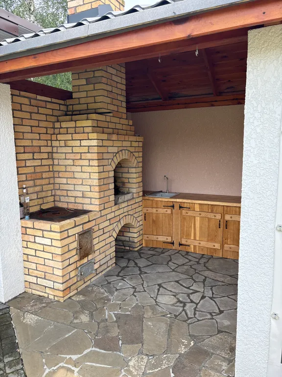 Уютный дом в лесном массиве возле красивых озер