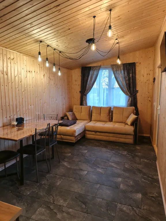 Дом на берегу озера