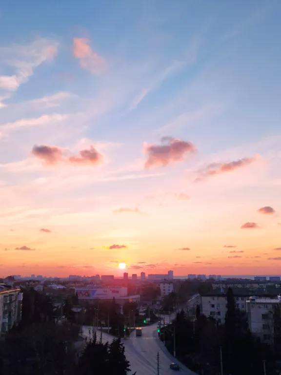 Двухуровневая квартира с видом на море: романтика закатов включена