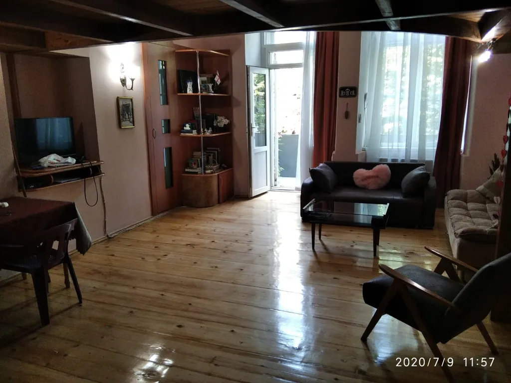 Двухуровневый апартамент с балконом в старом городе