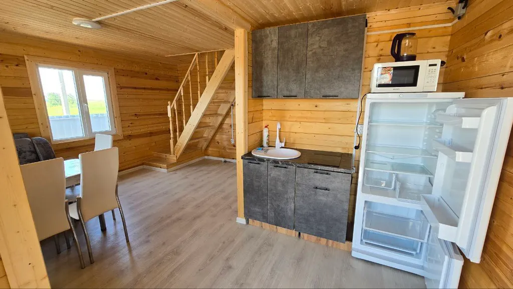 Домик с бассейном в 7 минутах от моря