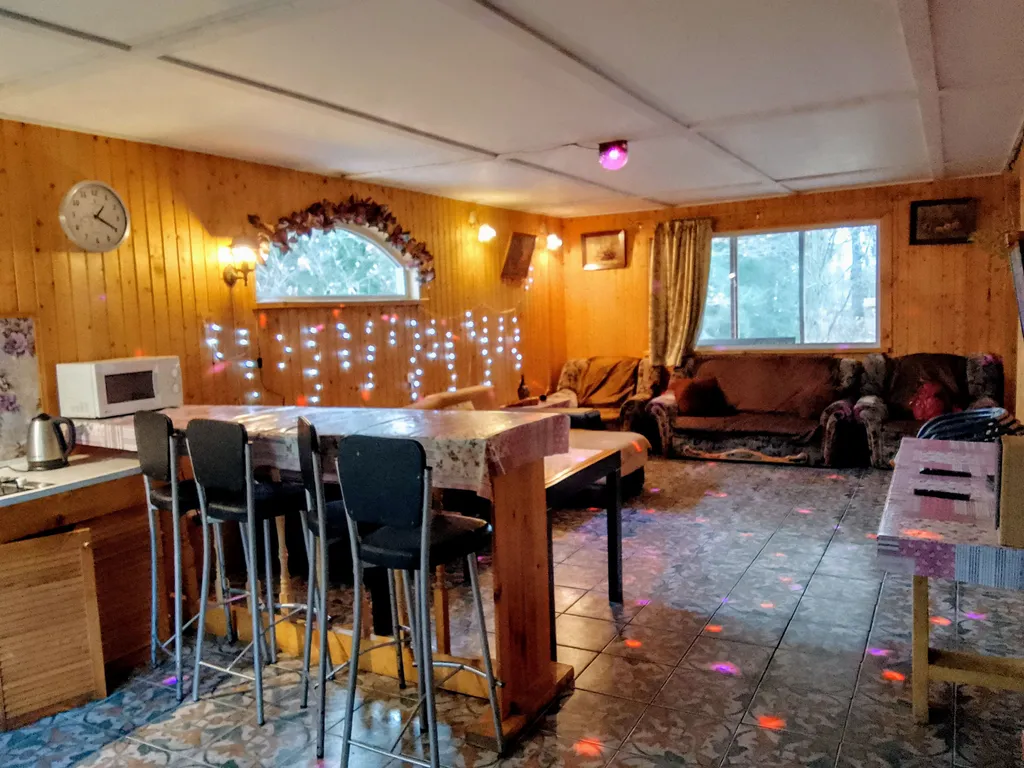 Коттедж Чудесный домик в парке — Сиверский