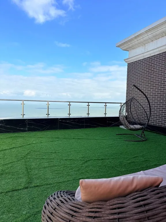 Квартира Квартира Современный пентхаус с панорамными окнами и террасой мечты — Махачкала