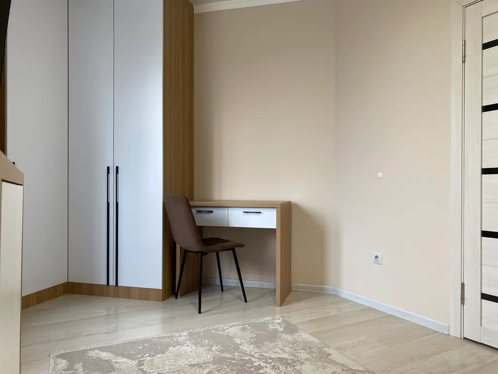 Комфортная квартира в доме у реки, возле входа в центральный парк