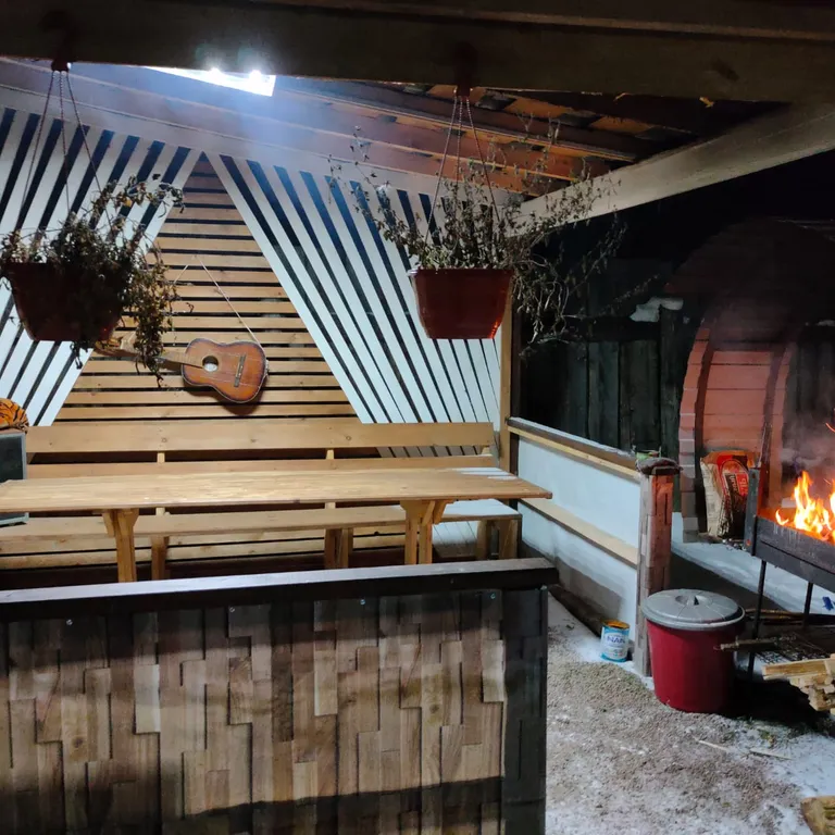 Уютный этаж из трех номеров с видом на лес