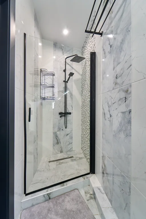 Современный, новый дом