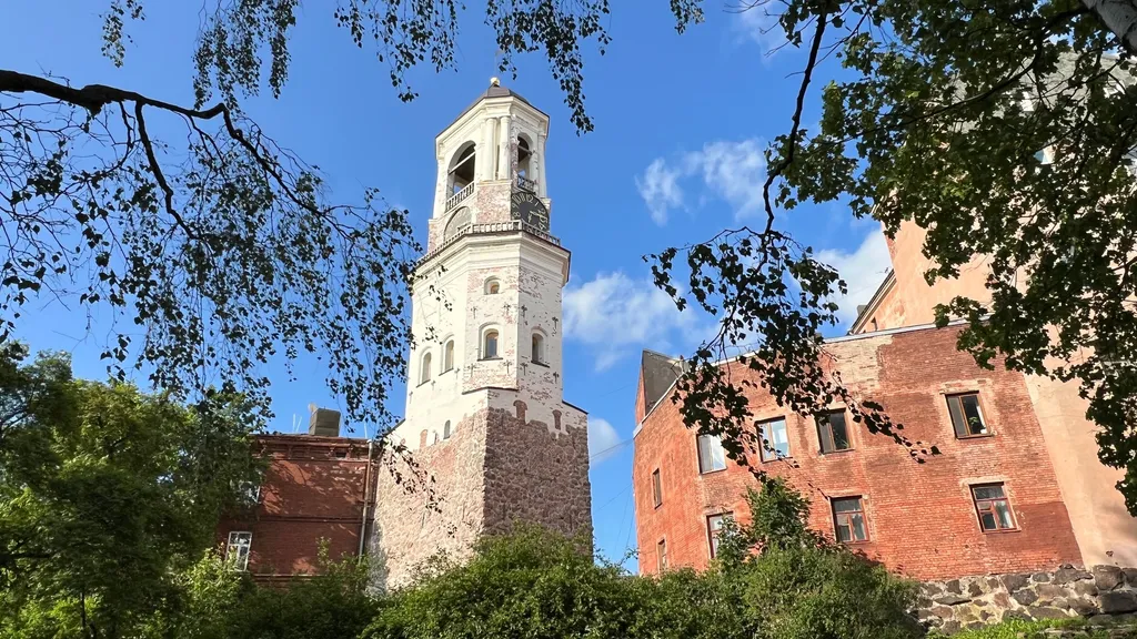 Апартамент у часовой башни и дома гильдии