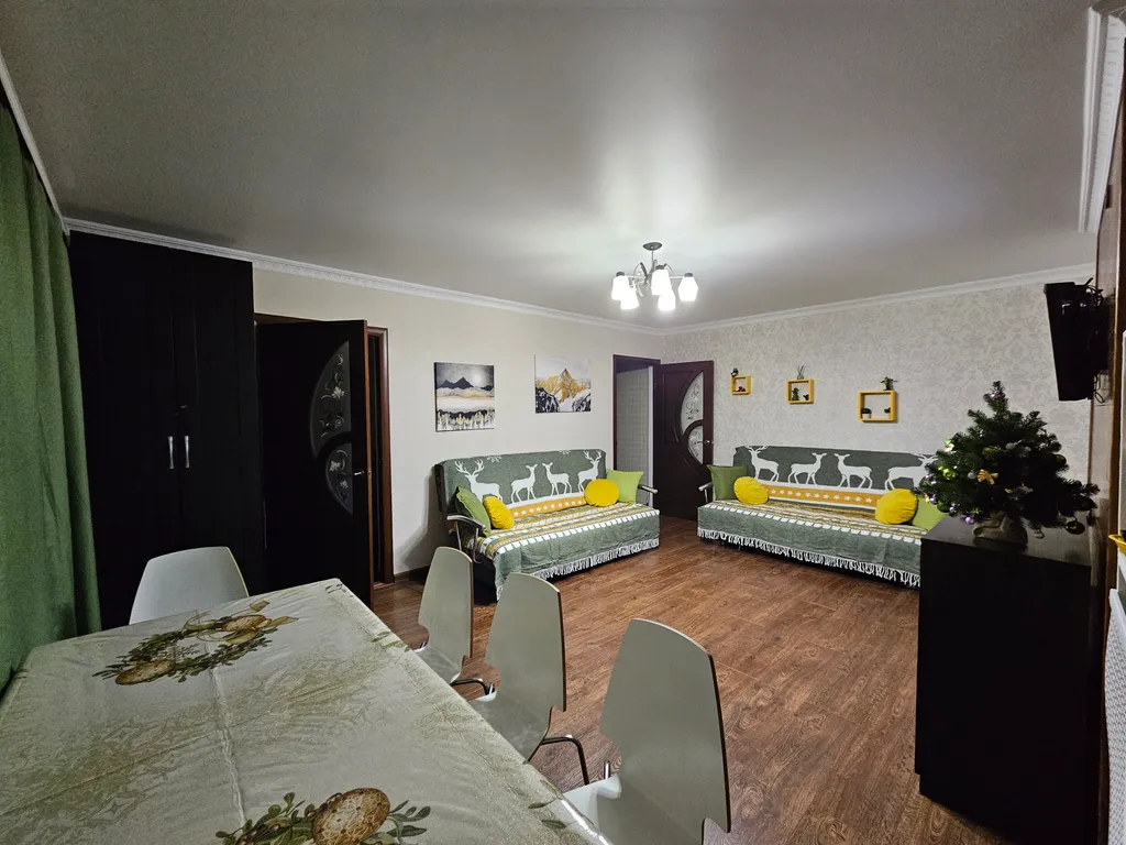 3-комнатная квартира с 2 спальнями в центре — аренда посуточно в Домбай