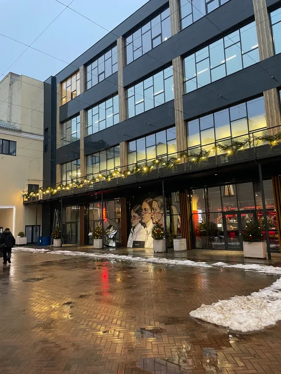 Двухуровневая студия в самом центре