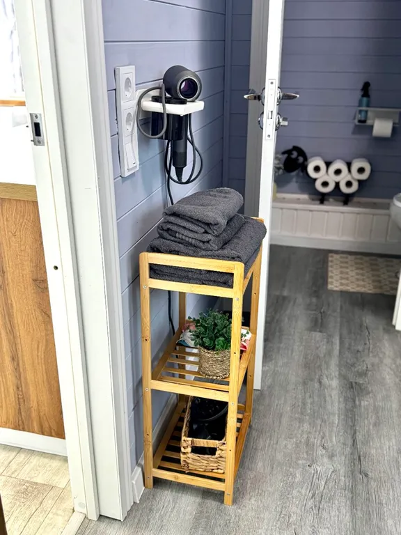 Дом-баня с большой верандой и массажной кроватью