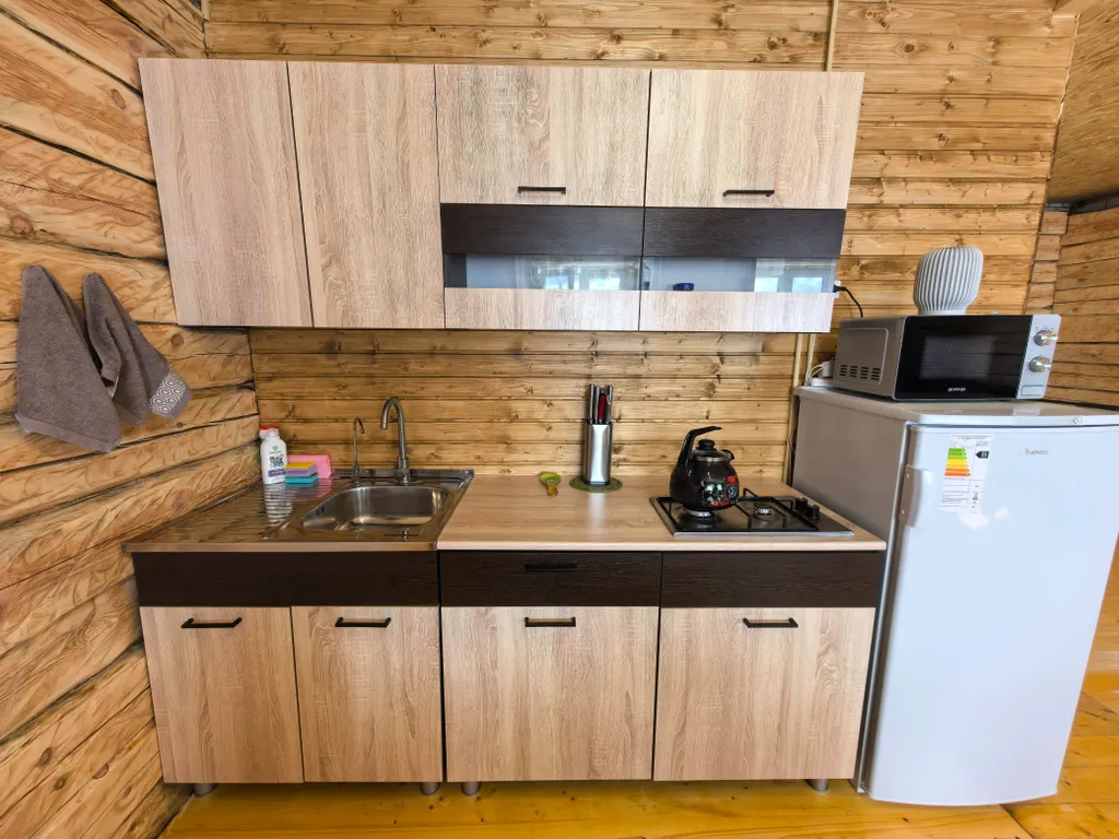 Коттедж Новый дом у озера с бесплатным бильярдом, рядом с турбазой Чайка — Ланино