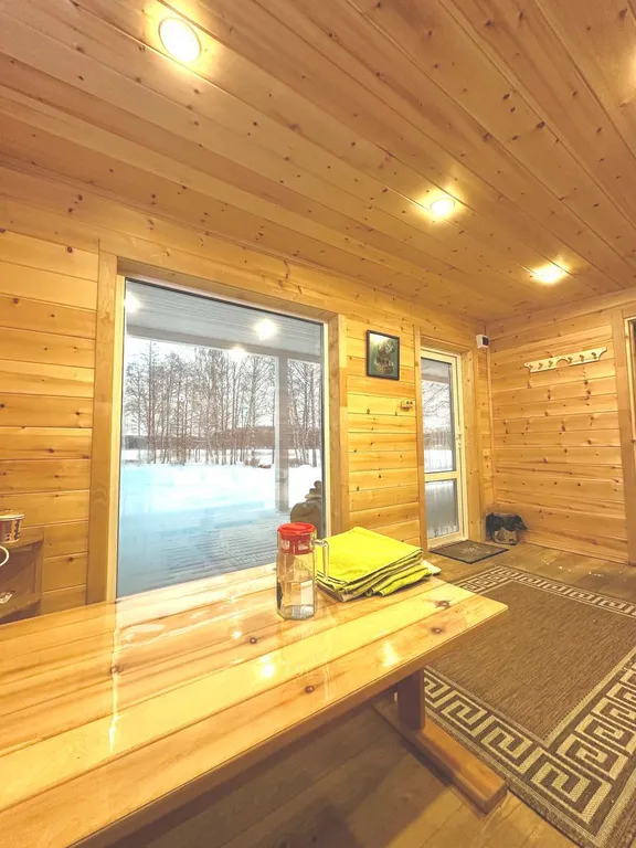 Дом на берегу озера