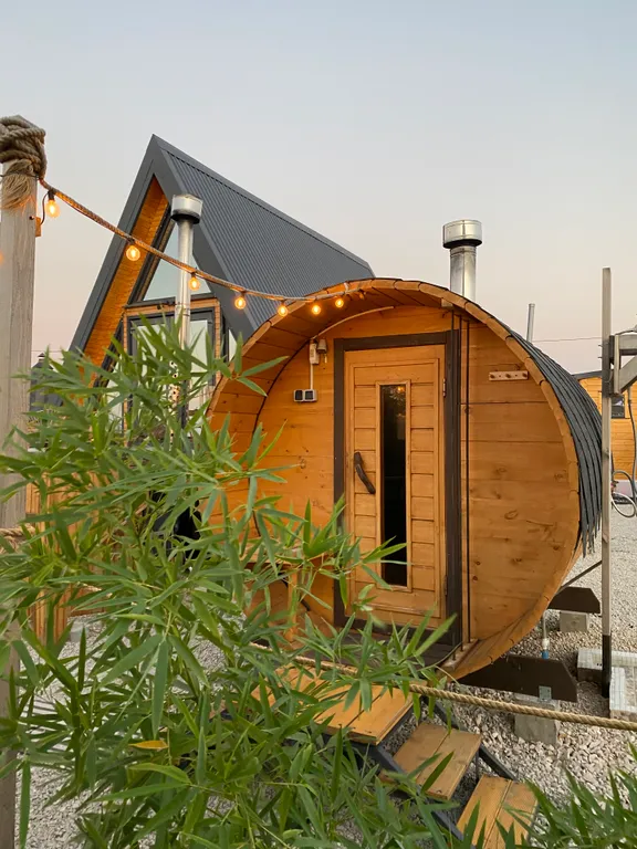 Домик а фрейм для круглогодичного отдыха с джакузи и баней