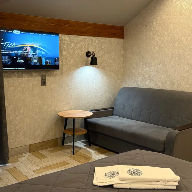 Уютная студия с большой двуспальной кроватью