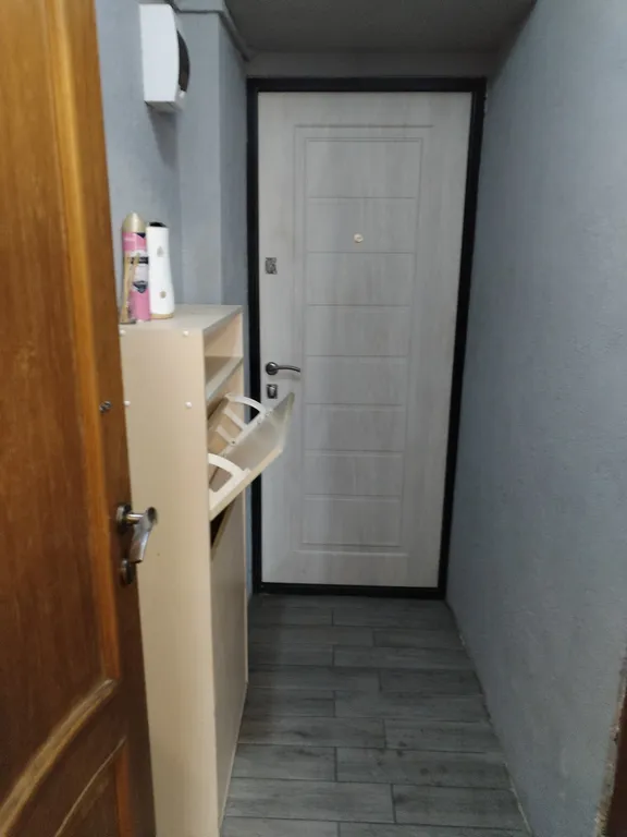 Уютная жилая комната в жилом помещении с видом на город, в центре ЗЖМ