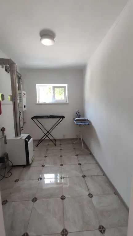 Часть дома в тихом районе с отдельным входом и удобной парковкой