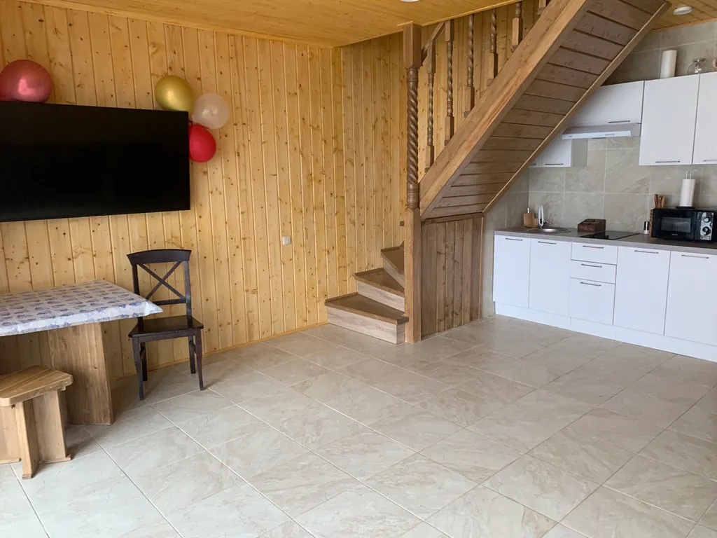 Баня на дровах на берегу озера