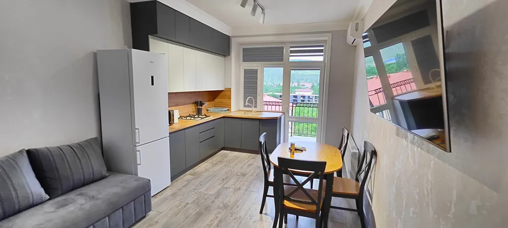 Уютная, новая  квартира в центре города с видом на гору Пушкинтау