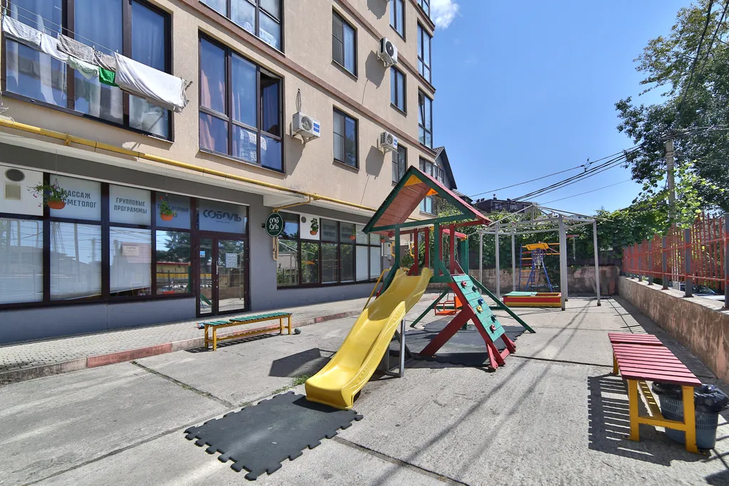 MyHomeYourHome на ул. Молодогвардейская, 2/5б (Сочи)