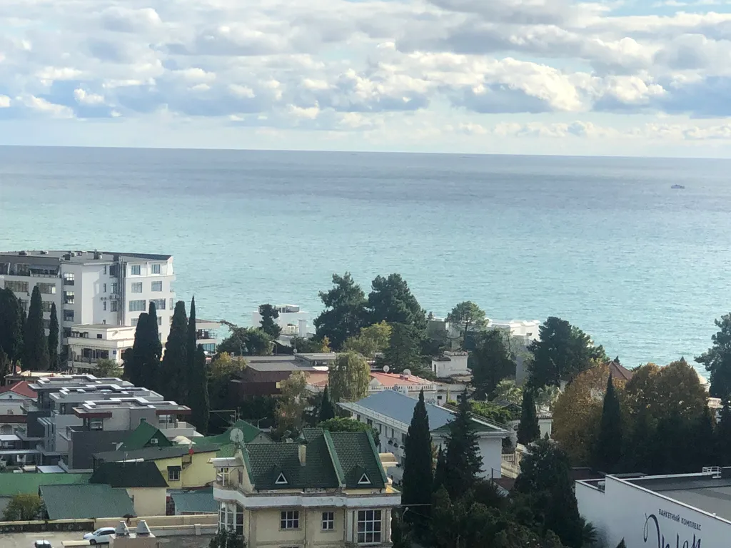 Четырёхкомнатная квартира с видом на море — аренда посуточно в Сочи