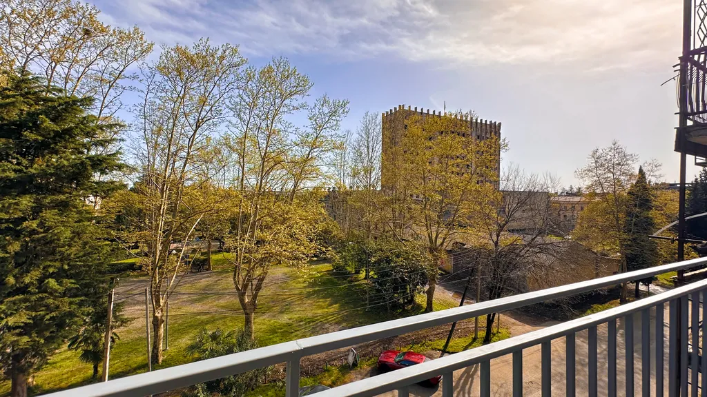 Светлая и просторная квартира в центре города Сухум