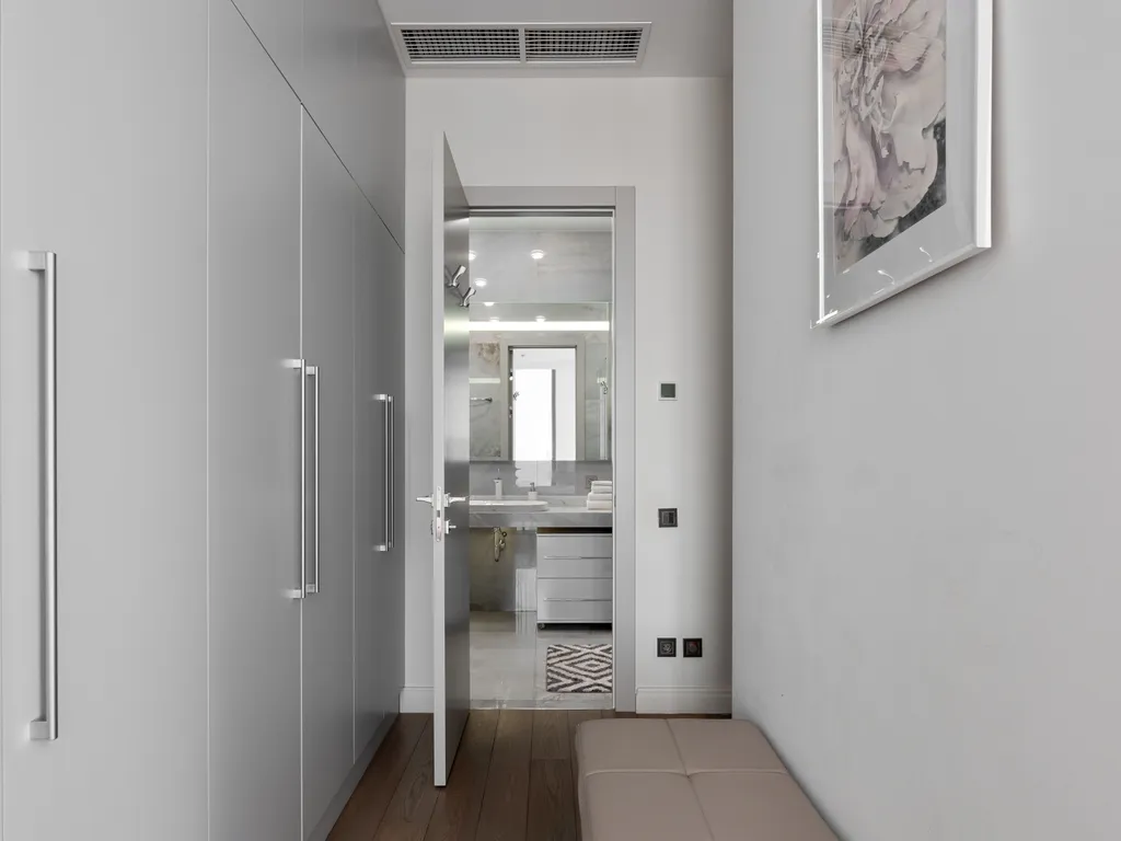 Стильный угловой апартамент в Neva Towers