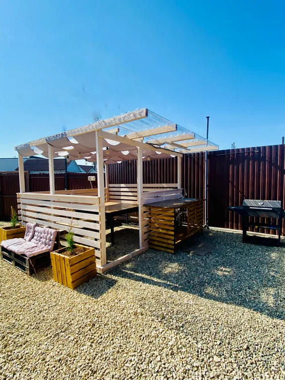 Коттедж Коттедж для семьи на море — Кучугуры