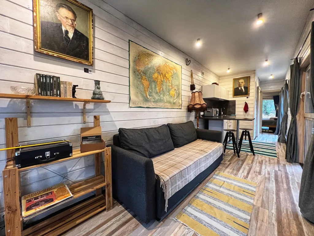 Дом для романтиков на берегу пруда